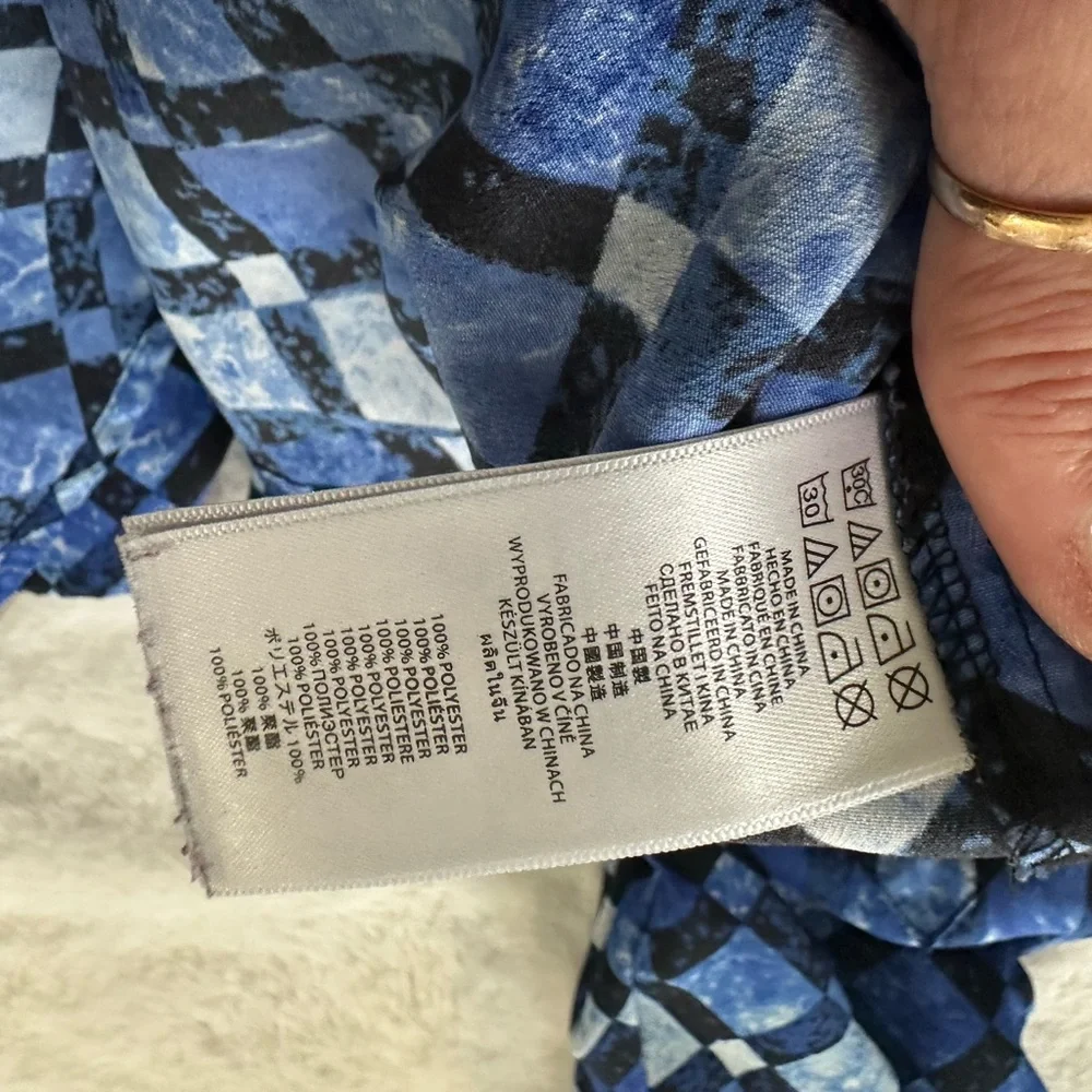 Michael Kors Blue and Black Geometric Top #tometogirl Fmedtersnean #summer